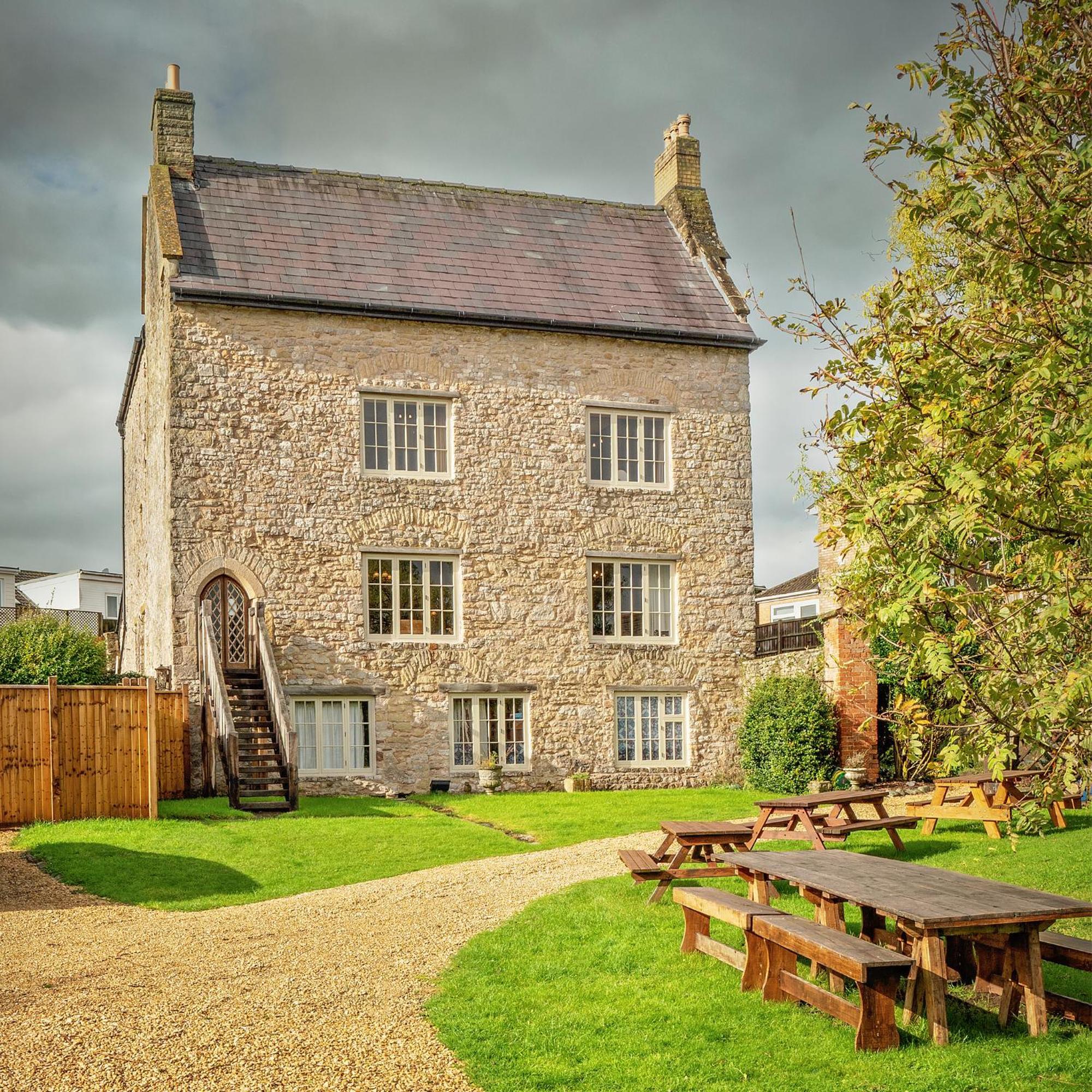 Villa Medieval Manor Cil-y-coed Exterior foto