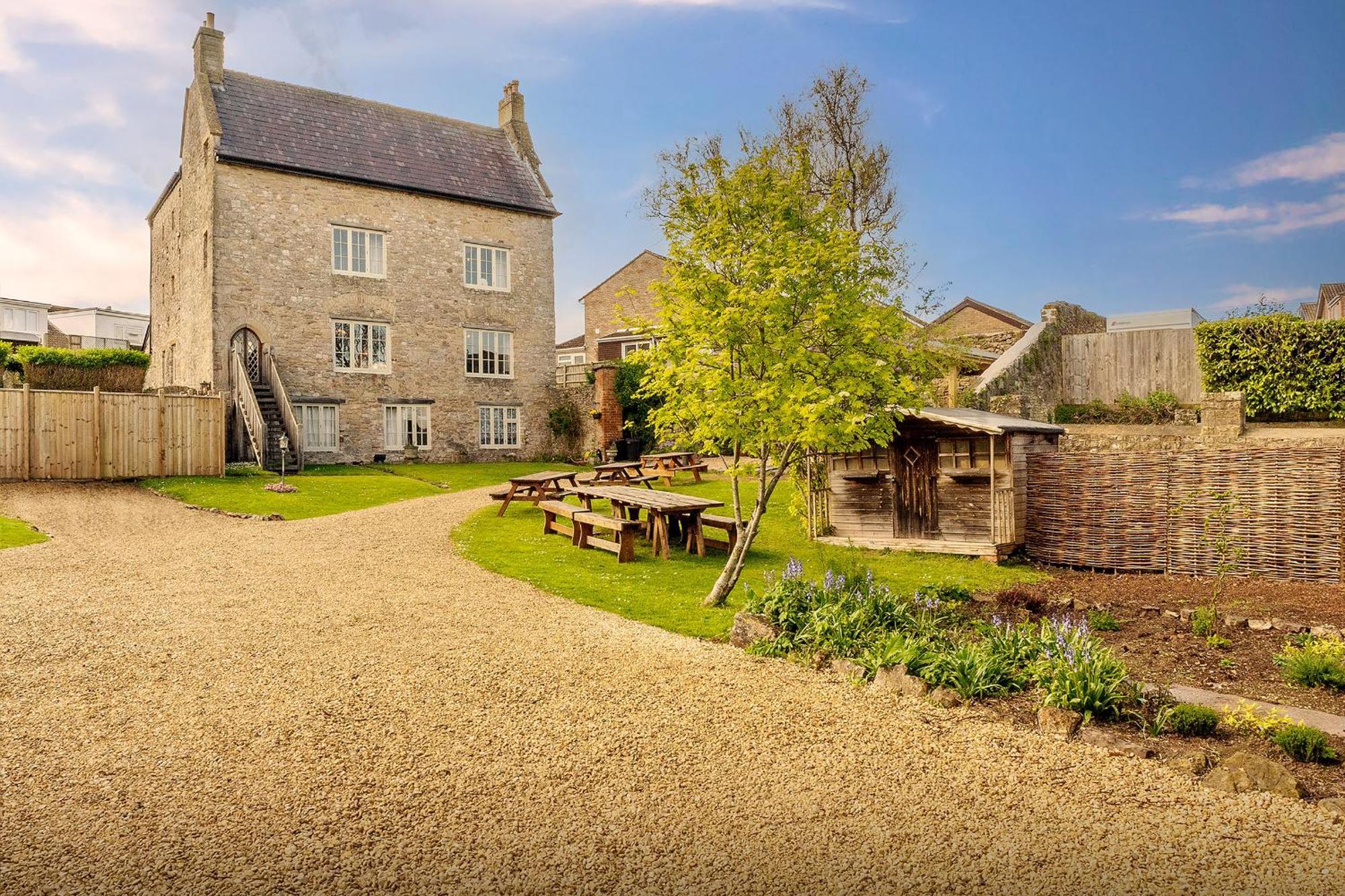 Villa Medieval Manor Cil-y-coed Exterior foto