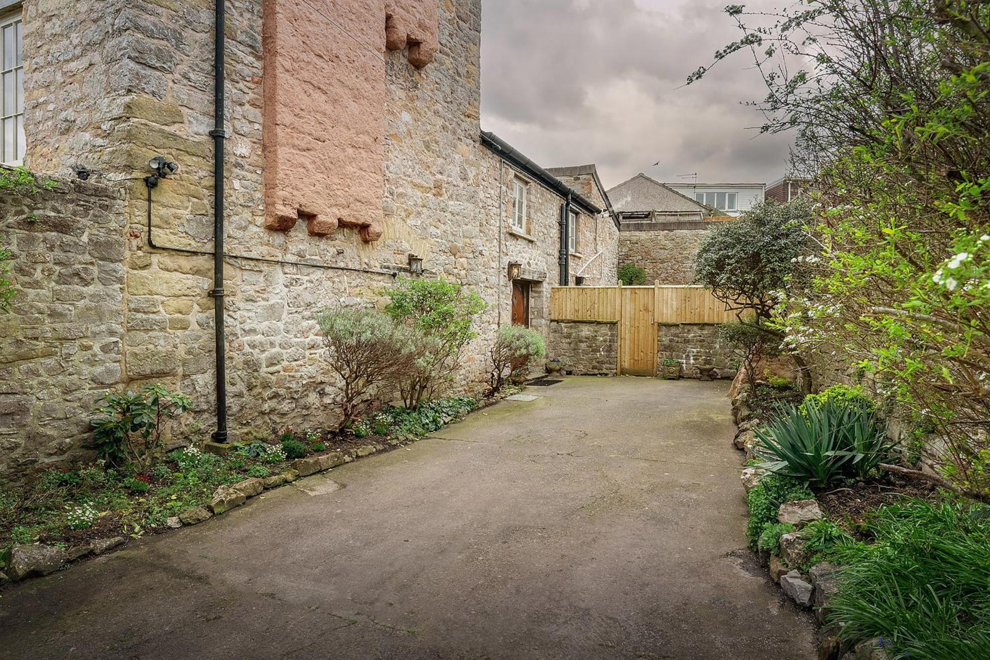 Villa Medieval Manor Cil-y-coed Exterior foto